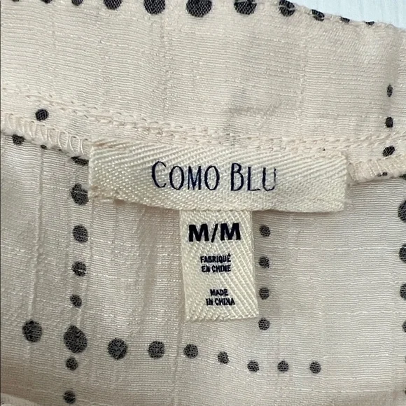 Elegant Beige Patterned Blouse - Picture 2 of 6